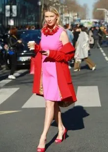 Как и с чем носить элегантно красное пальто женщине за 40. Как носить красное пальто. 9