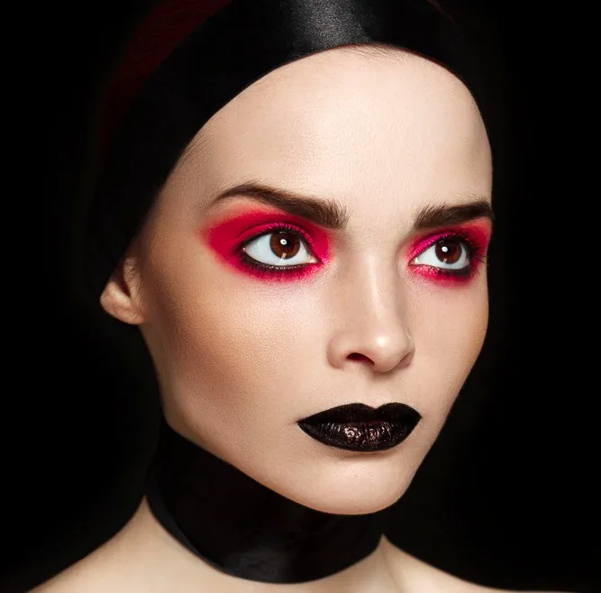 Как сделать красивый или страшный макияж для девушек на Хэллоуин