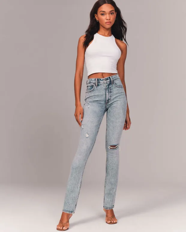 Идеальные женские джинсы 2022-2023: модные новинки и образы с джинсами на фото. Какие джинсы в моде 2022. 86