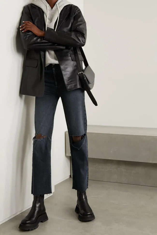 Идеальные женские джинсы 2022-2023: модные новинки и образы с джинсами на фото. Какие джинсы в моде 2022. 41