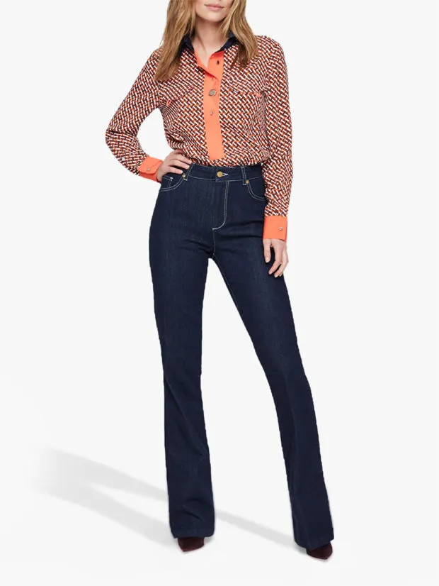 Идеальные женские джинсы 2022-2023: модные новинки и образы с джинсами на фото. Какие джинсы в моде 2022. 85