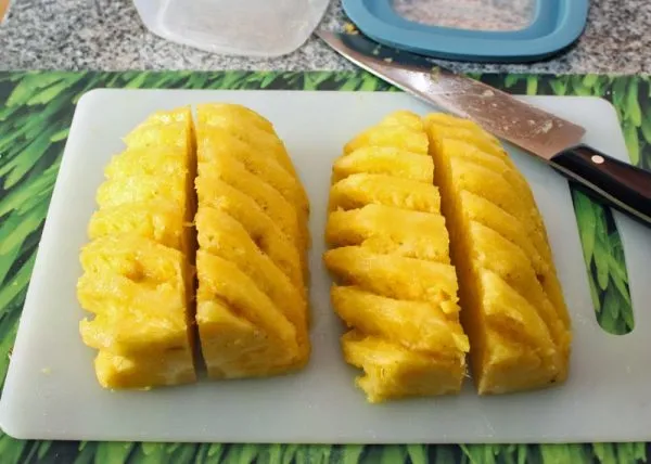 разрезание ананаса