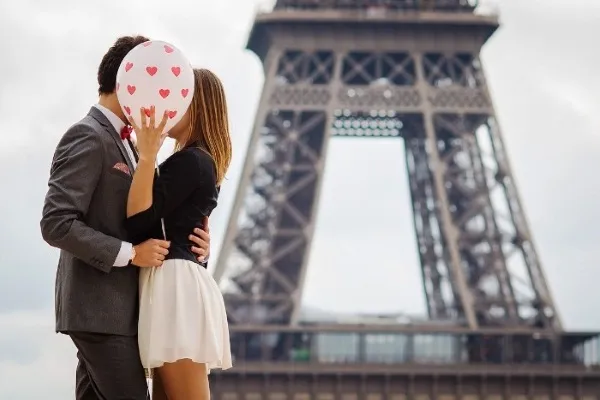 Как правильно целоваться с языком. Искусство французского поцелуя