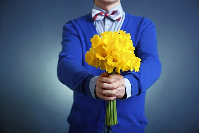 Почему мужчина не дарит цветы и подарки: 7 психологических хитростей. Как заставить мужчину дарить подарки. 3