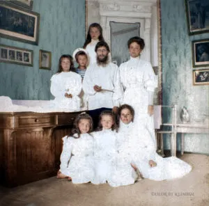 Григорий Распутин с женой и детьми Николая II Романова