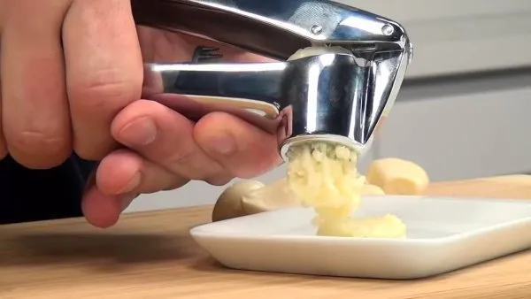 Как запечь картошку в духовке вкусно сочной, с корочкой, в рукаве, фольге целиком