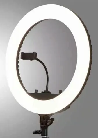 Лампа-кольцо: как правильно выбрать. Как выбрать лампу для селфи на штативе. 23