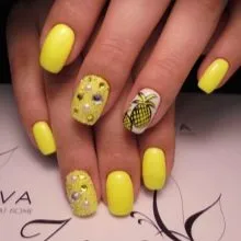 Лимонный маникюр: интересный дизайн для ярких летних образов. Как нарисовать лимон на ногтях. 19