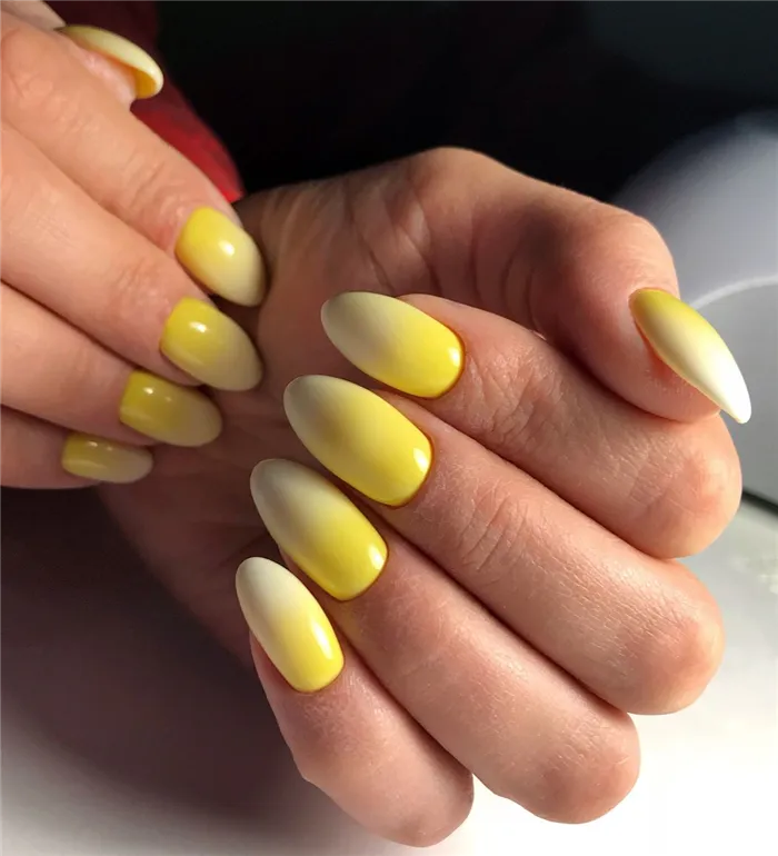 Лимонный маникюр: интересный дизайн для ярких летних образов. Как нарисовать лимон на ногтях. 23