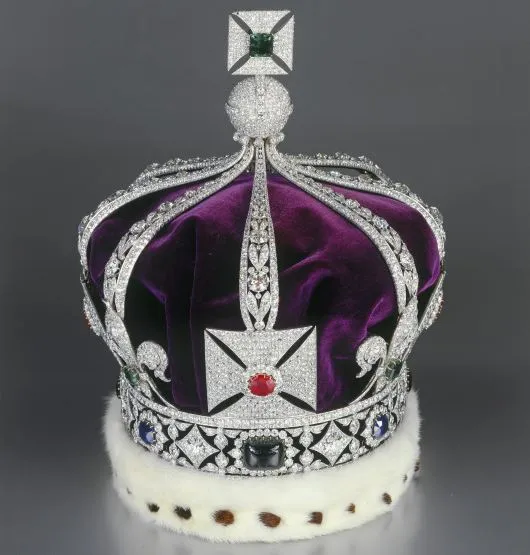 Сколько весит Британская корона? Краткая история тысячелетней монархии. Сколько весит корона елизаветы 2. 15