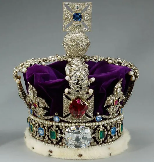 Сколько весит Британская корона? Краткая история тысячелетней монархии. Сколько весит корона елизаветы 2. 14