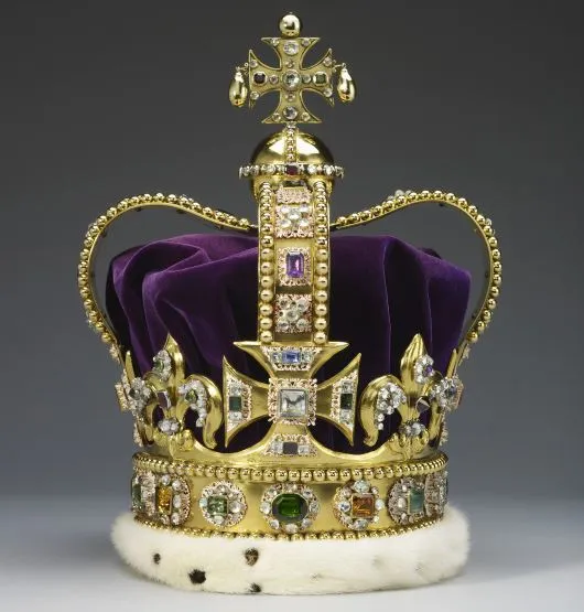 Сколько весит Британская корона? Краткая история тысячелетней монархии. Сколько весит корона елизаветы 2. 13