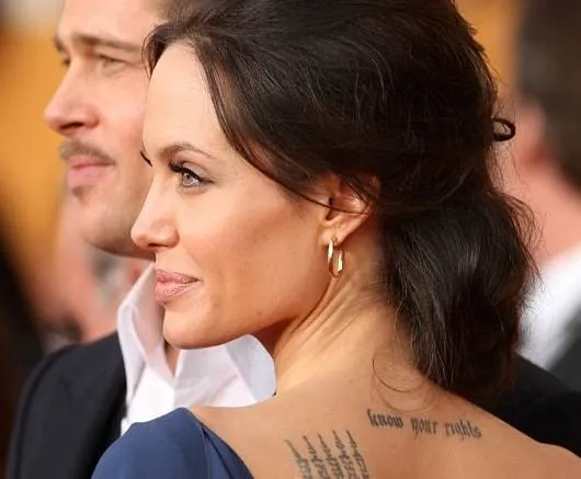 Татуировки Анджелины Джоли на спине