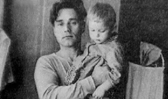 Ольга Машная в детстве с отцом