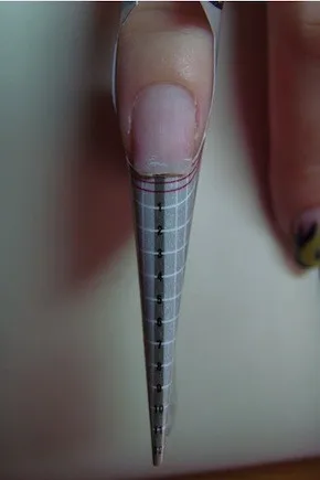 Ногти стилеты — как подточить форму. Как сделать форму ногтей стилет. 13