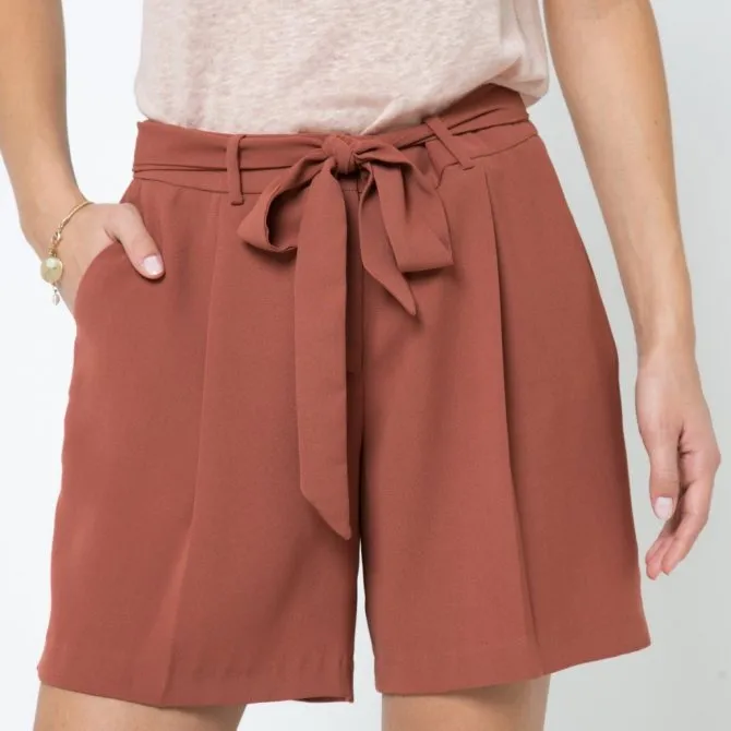 Юбка-брюки: какие фасоны существуют. Как называется юбка шорты. 12