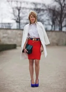 Красная юбка: с чем носить? Фото. Что одеть с красной юбкой. 24