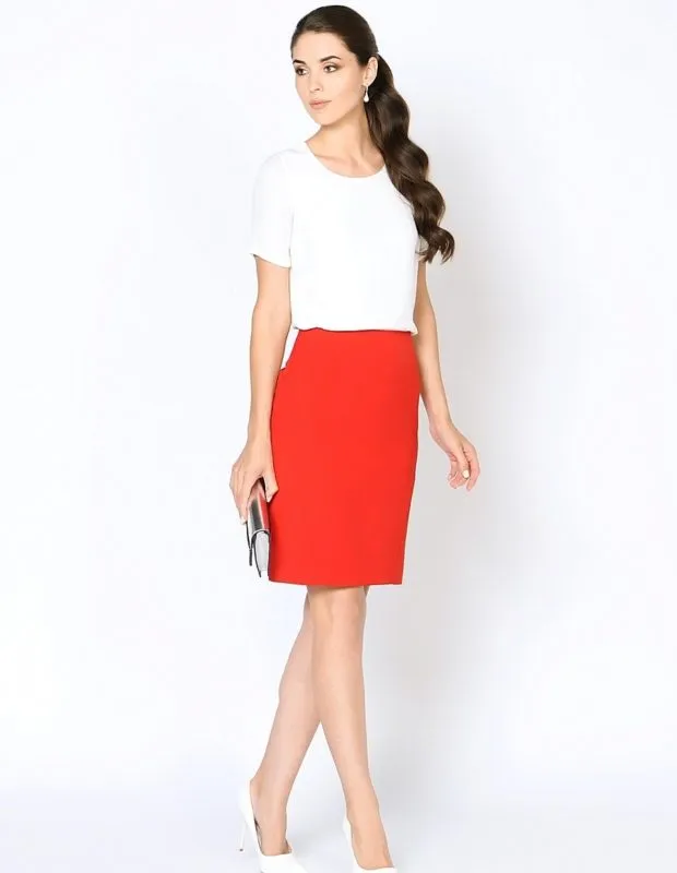 красная юбка с чем носить: офисная под белую футболку