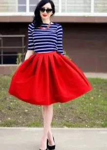 Красная юбка: с чем носить? Фото. Что одеть с красной юбкой. 43