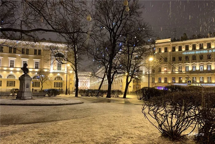 Топ самых красивых новогодних мест в Санкт-Петербурге