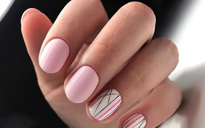 Красивый розовый маникюр 2020-2021. Фото трендового дизайна на короткие и длинные ногти. С каким цветом сочетается розовый на ногтях. 31