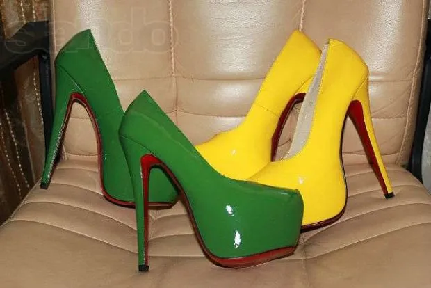 лабутены туфли фото: зеленые желтые лаковые