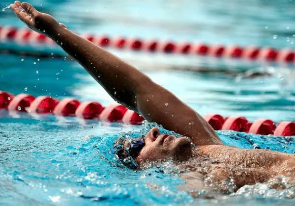 Учимся плавать самостоятельно: практические советы для взрослых. Как научиться плавать взрослому человеку самостоятельно. 7
