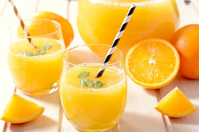 Можно совмещать несколько цитрусовых фруктов между собой при отжиме сока. Готовый напиток получит необычный вкус