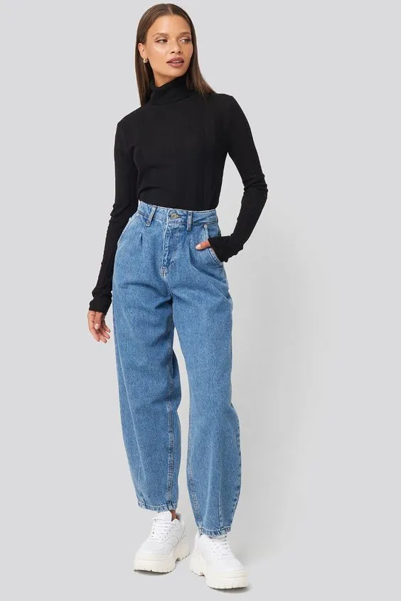 Трендовые джинсы, без которых не обойтись в 2023 году. Как называются джинсы которые сейчас в моде. 16