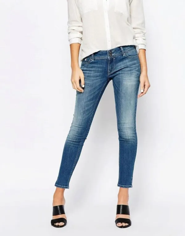 Потрясающие идеи женских джинс 2023-2024. Какие джинсы сейчас в моде. 30