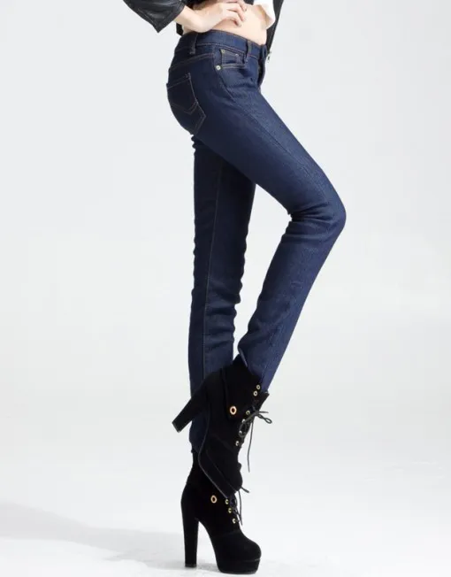 Какие джинсы будут в тренде весной-2023: советы стилистов. Какие джинсы в моде 2023. 12
