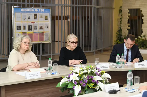 Изначально Амина Валеева (в центре) была просто свидетелем. Потом дело переквалифицировали