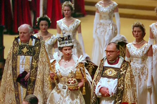 Церемония коронации легендарной королевы.
