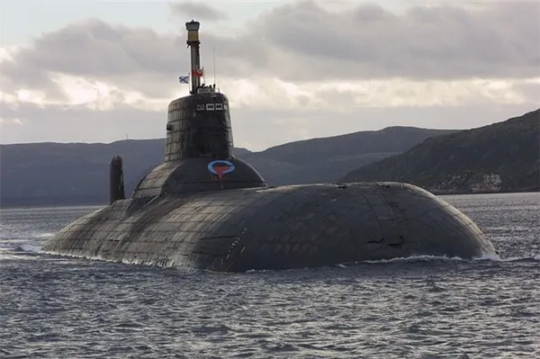 Ядерное оружие наземного базирования. Некоторые атомные подводные лодки могут содержать до 24 межконтинентальных баллистических ракет. Фото.