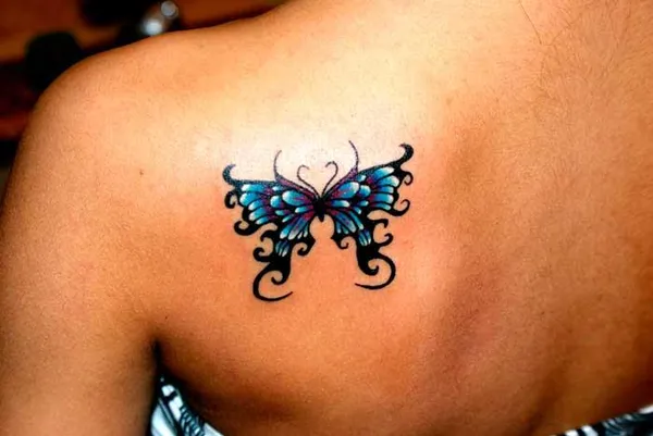 Татуировка бабочка издавна означает принадлежность к девушкам особой профессии