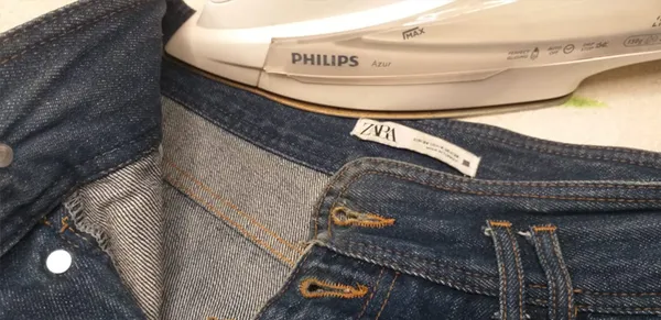 как растянуть джинсы на талии с помощью утюга фото