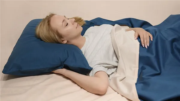 Как выбрать подушку для сна на спине