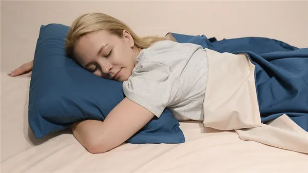 Как выбрать подушку для сна на животе