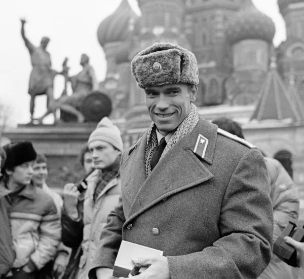 Американский актер и культурист Арнольд Шварценеггер на Красной площади.