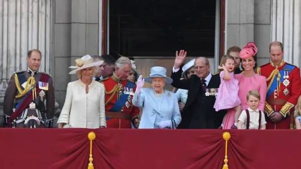 Королевская семья в сборе./Фото: ichef.bbci.co.uk