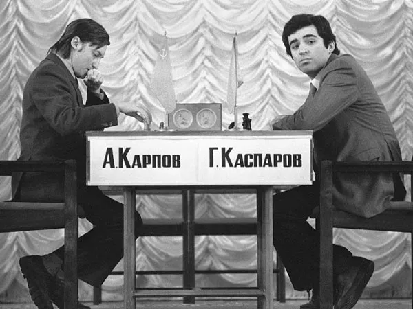 Анатолий Карпов и Гарри Каспаров во время первого совместного матча за звание чемпиона мира по шахматам. Матч проходил в Москве, с 9 сентября 1984 года по 15 февраля 1985 года