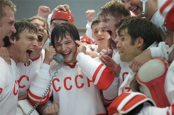 «Легенда № 17» (2013) — хоккеист Валерий Харламов.
