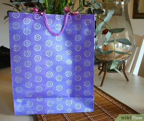 Изображение с названием Gift bag Intro