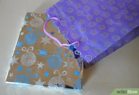 Изображение с названием Wrap gift Step 1
