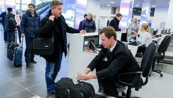 Сдача багажа в аэропорту после электронной регистрации. Как сдавать багаж в аэропорту. 3