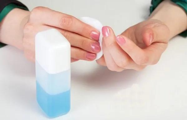 Как снять шеллак с ногтей в домашних условиях без специальной жидкости и фольги. Как снимать шеллак в домашних условиях 44