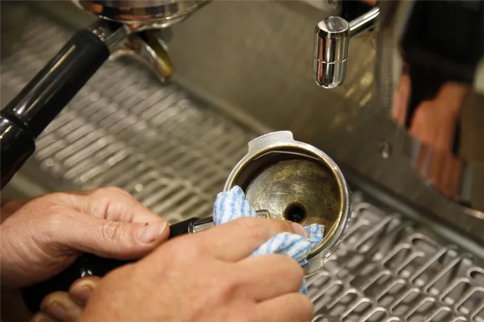 Как почистить кофемашину от накипи. Чем можно очистить кофемашину от накипи если нет специального средства 2