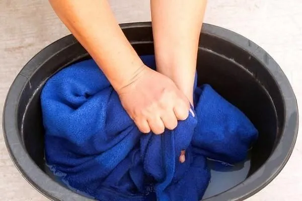 Как постирать одеяло из шерсти в стиральной машине автомат. Как стирать шерстяное одеяло 4