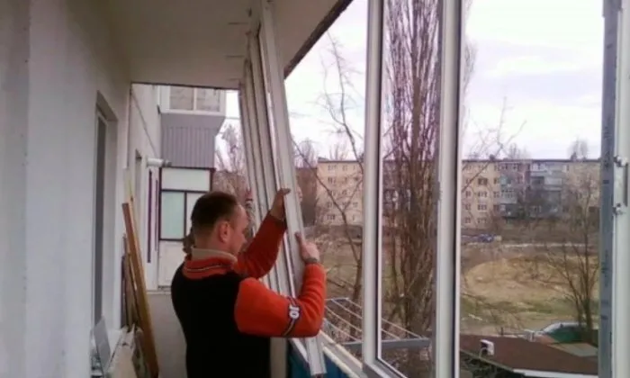 Как снять раздвижные окна на балконе, чтобы помыть. Как помыть раздвижные окна на балконе снаружи 30