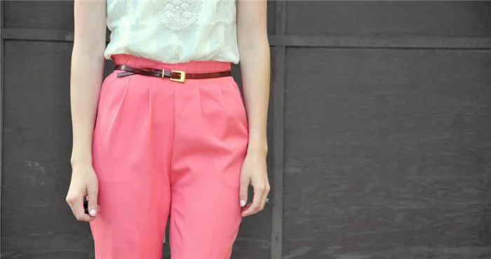 С чем носить розовые брюки – лучшие сочетания. Что одеть под розовые брюки 26